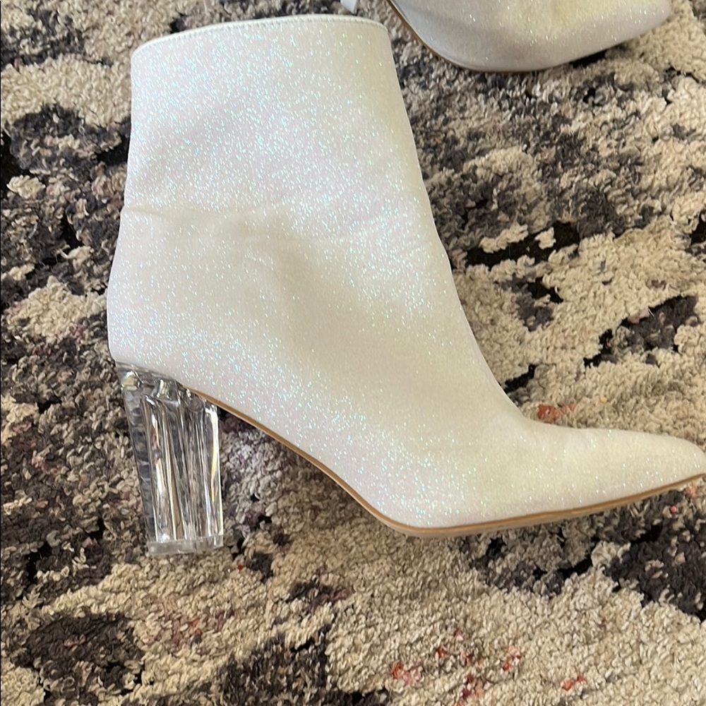 Elegant White Ankle Boots with Clear Heel